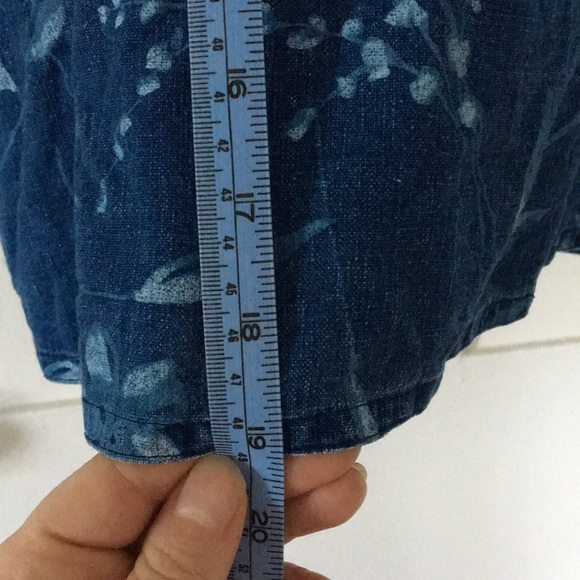 Button down blouse. - Picture 3 of 7